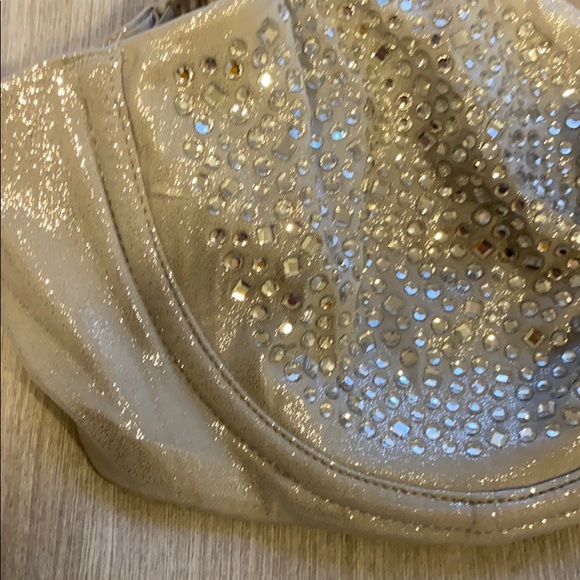 Beautiful never worn VS bra - Picture 5 of 5